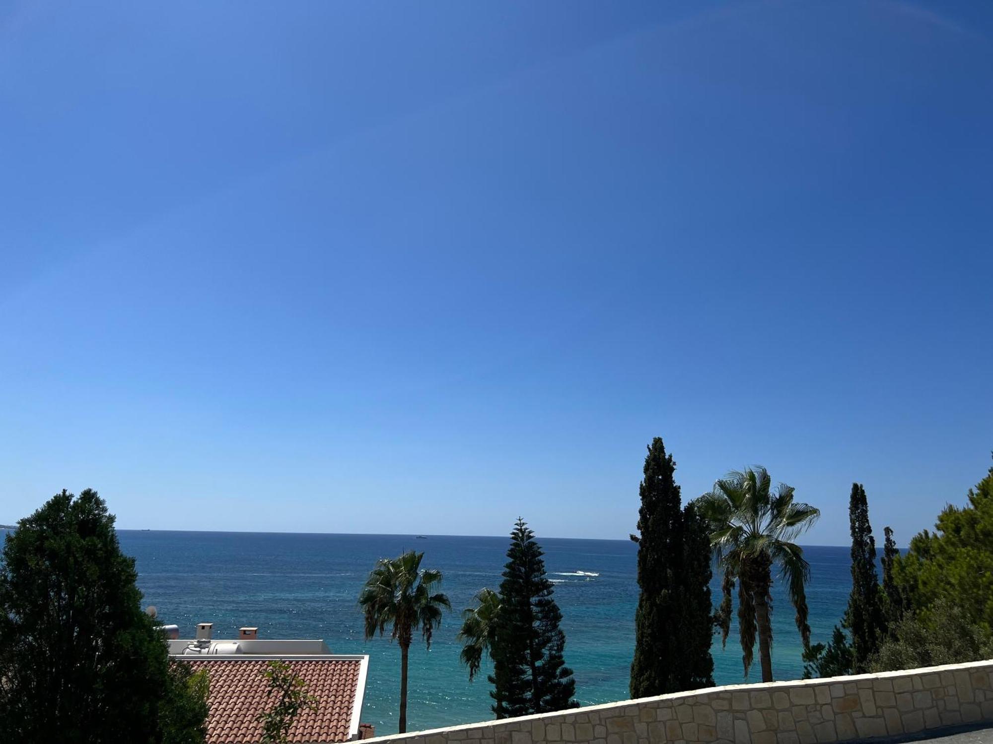 Modern Seaview Townhouse In Coral Bay (Adults Only) Apartment เปเยีย ภายนอก รูปภาพ